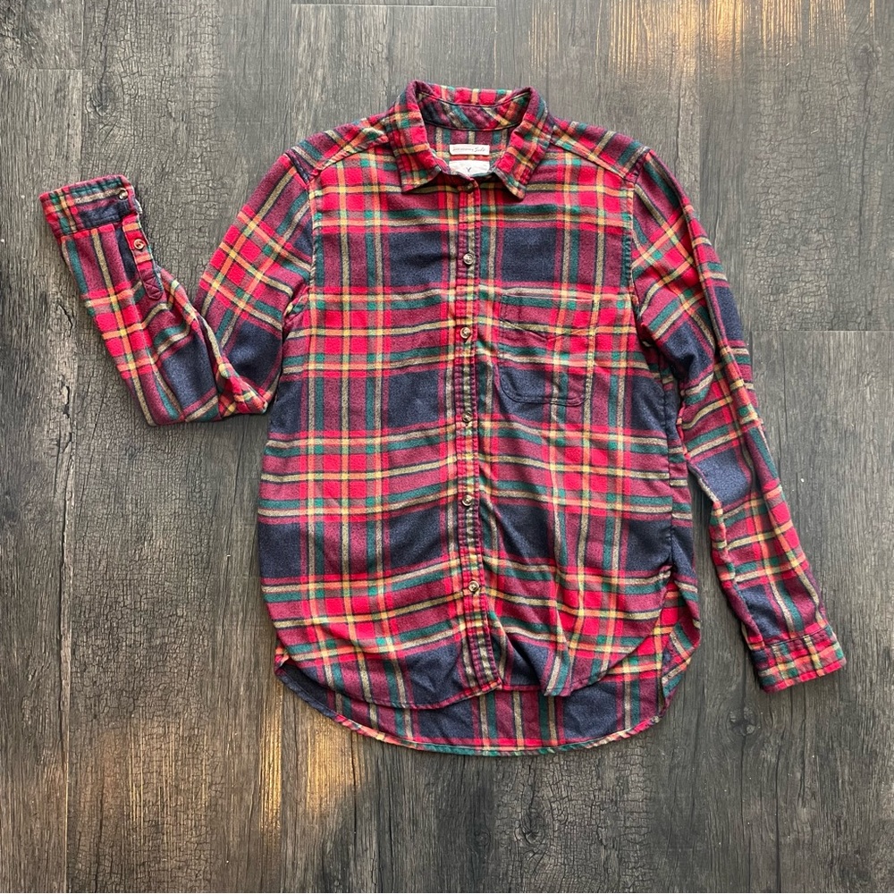 American Eagle Outfitters boyfriend fit flannel size small. Ahh-mazingly soft